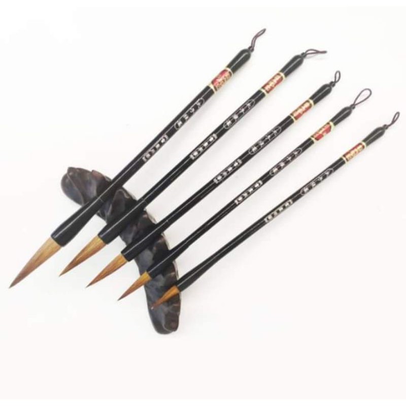 Bộ 5 bút có hộp đựng